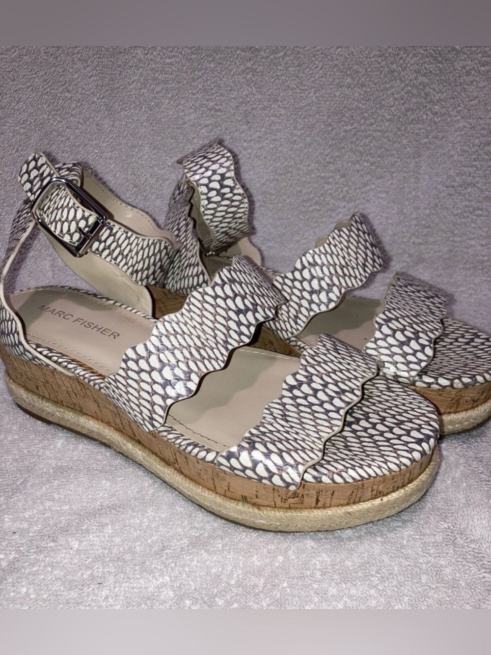 Marc Fisher Fayme 2 Beige Snake Print Cork Platform Gladiator Sandals Sz 6.5M
